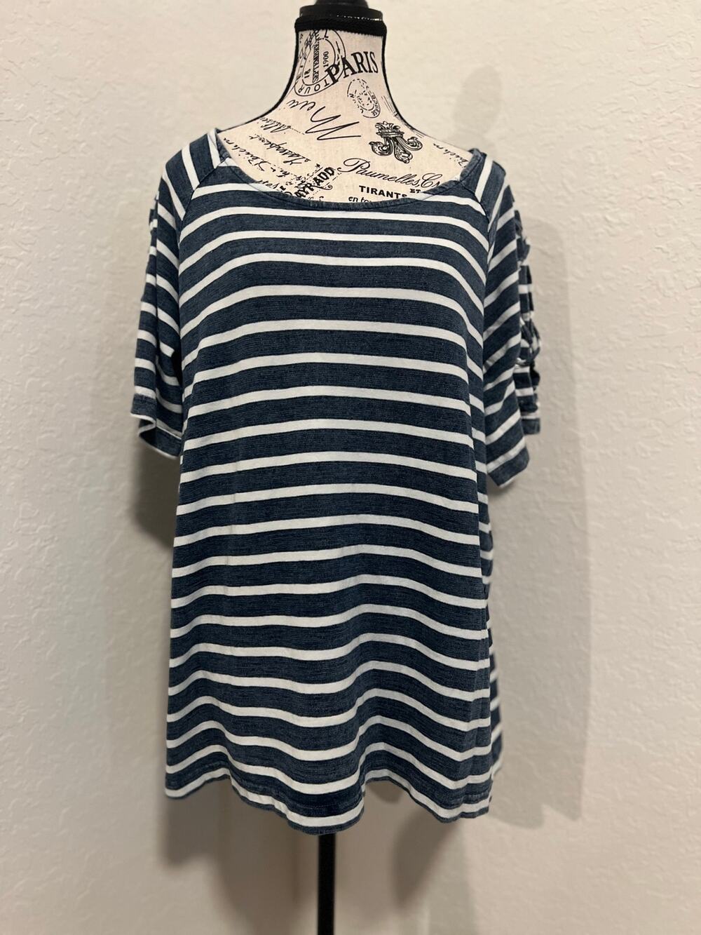 Jane and Delancey Women’s Boatneck Shirt Size 1X Striped Lace-Up Sleeve Nautical